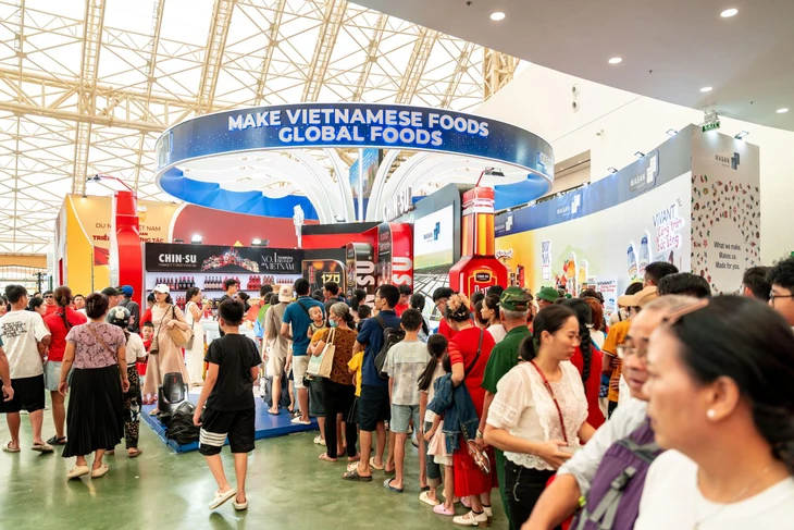 Người tiêu dùng tham gia sự kiện của Masan Consumer - Ảnh: Báo Tuổi Trẻ