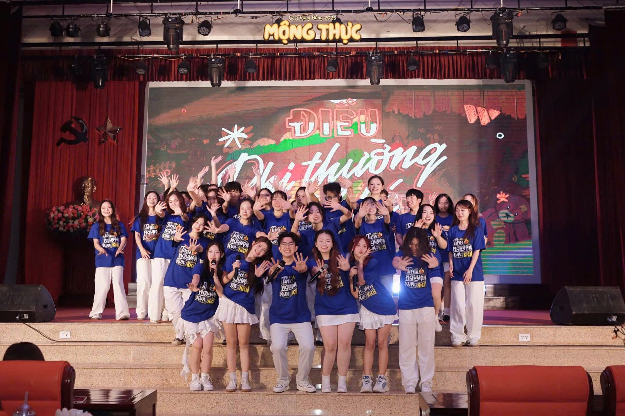 Sinh viên tạo nên cái kết trọn vẹn cho chương trình