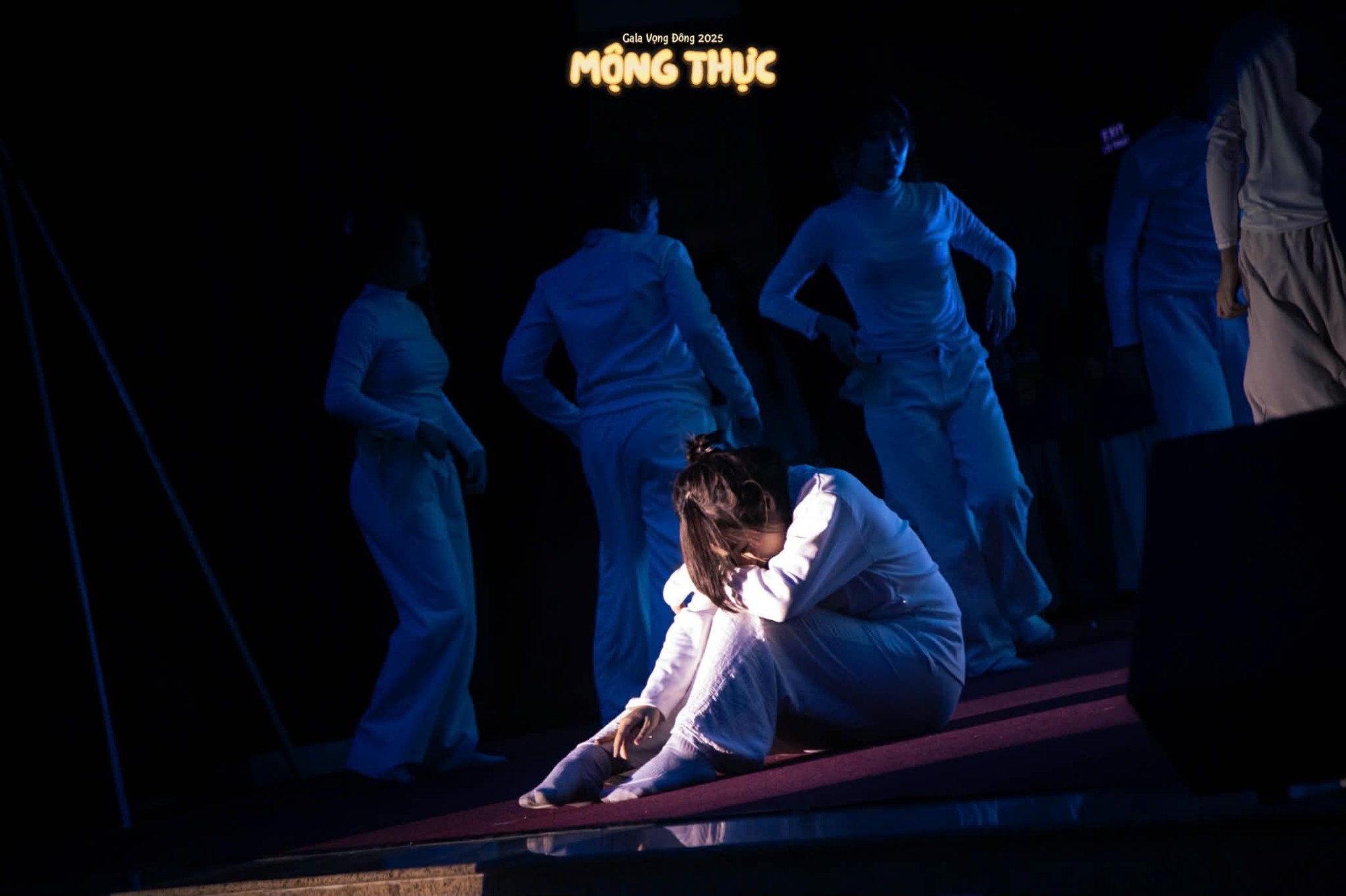 Sinh viên và hành trình trưởng thành thể hiện qua chương 2