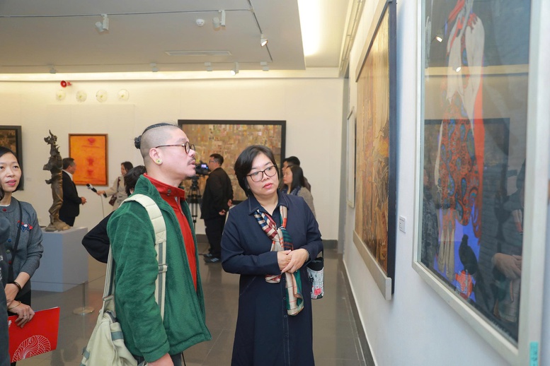 Tham quan triển lãm