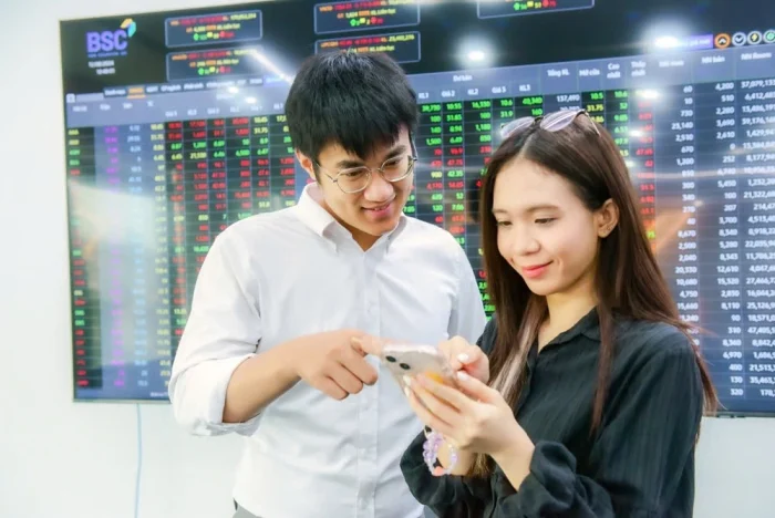 Nhà đầu tư cần chủ động sàng lọc thông tin giữa “ma trận” khuyến nghị trên thị trường 3 nhà đầu tư